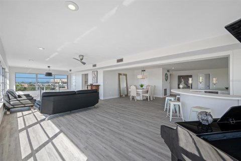 Купить кондоминиум в Сент-Пит-Бич, Флорида 5 комнат, 248.05м2, № 1431009 - фото 10