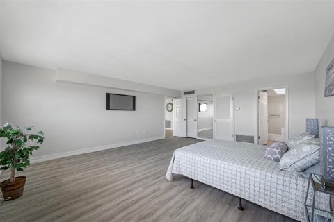 Купить кондоминиум в Сент-Пит-Бич, Флорида 5 комнат, 248.05м2, № 1431009 - фото 26