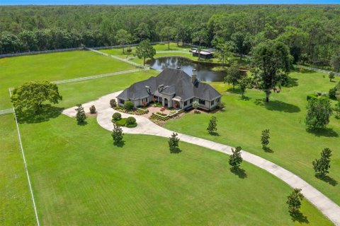 Casa en venta en Tarpon Springs, Florida, 4 dormitorios, 411 m2 № 1882896 - foto 1