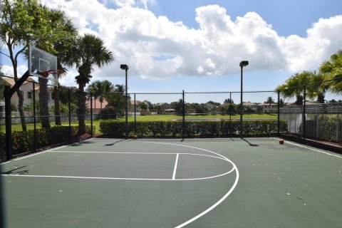 Villa ou maison à vendre à Delray Beach, Floride: 5 chambres, 298.22 m2 № 1093444 - photo 1