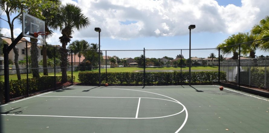 Casa en Delray Beach, Florida 5 dormitorios, 298.22 m2 № 1093444