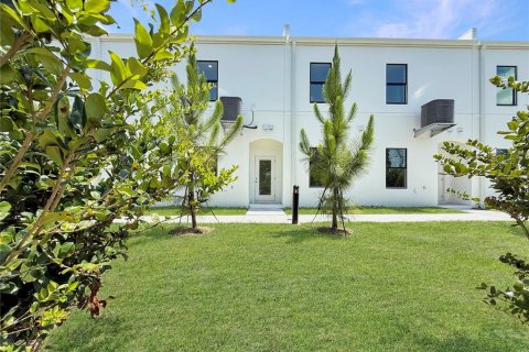 Townhouse in Tampa, Florida 3 bedrooms, 178.19 sq.m. № 2239004 - photo 30
