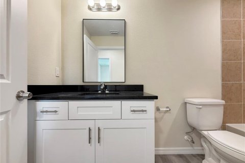 Townhouse in Tampa, Florida 3 bedrooms, 178.19 sq.m. № 2239004 - photo 27