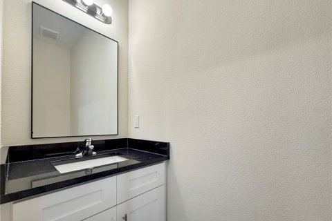 Townhouse in Tampa, Florida 3 bedrooms, 178.19 sq.m. № 2239004 - photo 12