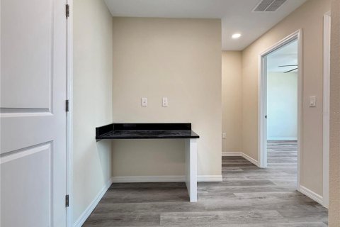 Townhouse in Tampa, Florida 3 bedrooms, 178.19 sq.m. № 2239004 - photo 22
