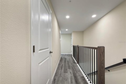Townhouse in Tampa, Florida 3 bedrooms, 178.19 sq.m. № 2239004 - photo 21