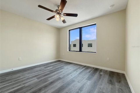 Townhouse in Tampa, Florida 3 bedrooms, 178.19 sq.m. № 2239004 - photo 25
