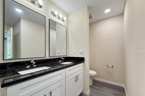 Townhouse in Tampa, Florida 3 bedrooms, 178.19 sq.m. № 2239004 - photo 18