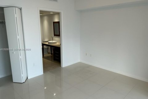 Condo in Miami, Florida, 2 bedrooms № 2257572 - photo 13