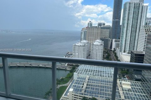Condo in Miami, Florida, 2 bedrooms № 2257572 - photo 2