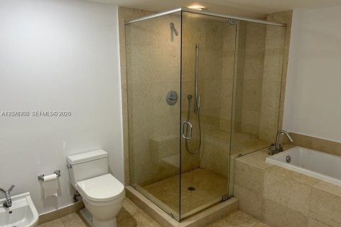 Condo in Miami, Florida, 2 bedrooms № 2257572 - photo 9