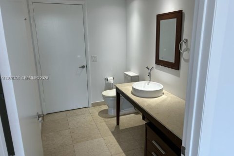 Condo in Miami, Florida, 2 bedrooms № 2257572 - photo 15