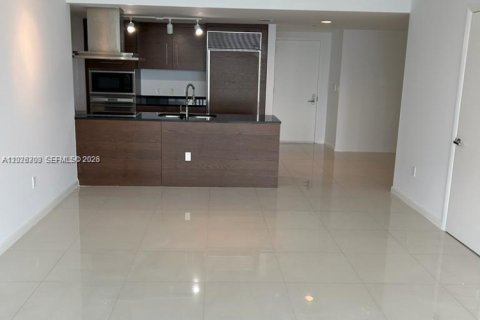 Condo in Miami, Florida, 2 bedrooms № 2257572 - photo 6