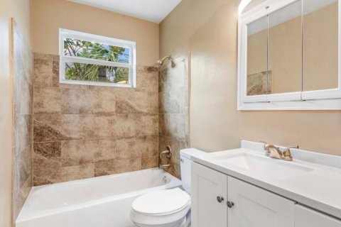 Villa ou maison à louer à Vero Beach, Floride: 2 chambres, 133.78 m2 № 2268599 - photo 28