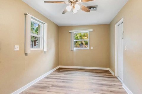 Villa ou maison à louer à Vero Beach, Floride: 2 chambres, 133.78 m2 № 2268599 - photo 25