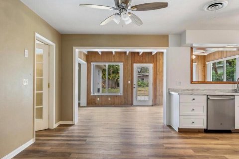 Villa ou maison à louer à Vero Beach, Floride: 2 chambres, 133.78 m2 № 2268599 - photo 9