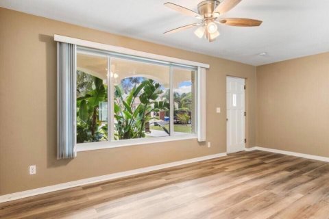 Villa ou maison à louer à Vero Beach, Floride: 2 chambres, 133.78 m2 № 2268599 - photo 14