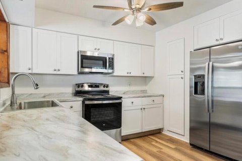 Villa ou maison à louer à Vero Beach, Floride: 2 chambres, 133.78 m2 № 2268599 - photo 12