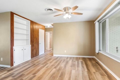 Villa ou maison à louer à Vero Beach, Floride: 2 chambres, 133.78 m2 № 2268599 - photo 19