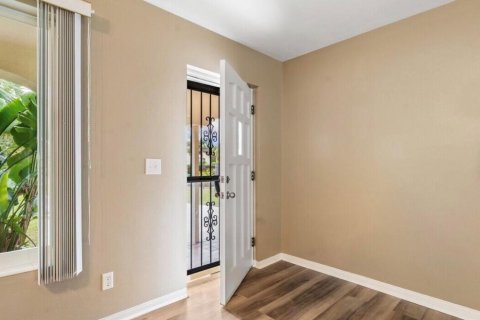 Villa ou maison à louer à Vero Beach, Floride: 2 chambres, 133.78 m2 № 2268599 - photo 21