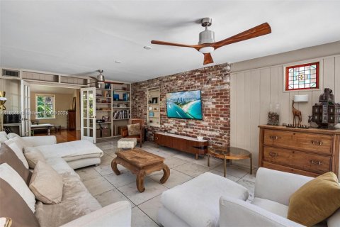 Villa ou maison à vendre à Miami Shores, Floride: 4 chambres, 212.93 m2 № 1978393 - photo 16