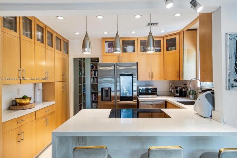 Villa ou maison à vendre à Miami Shores, Floride: 4 chambres, 212.93 m2 № 1978393 - photo 23