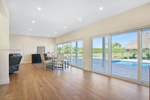 Купить виллу или дом в Хомстед, Флорида 6 спален, 469.34м2, № 2036624 - фото 5