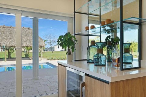 Купить виллу или дом в Хомстед, Флорида 6 спален, 469.34м2, № 2036624 - фото 9