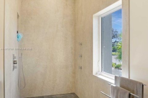 Купить виллу или дом в Хомстед, Флорида 6 спален, 469.34м2, № 2036624 - фото 18