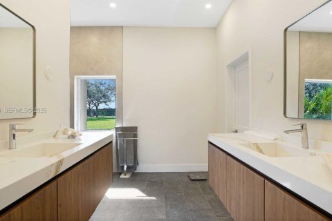 Купить виллу или дом в Хомстед, Флорида 6 спален, 469.34м2, № 2036624 - фото 17