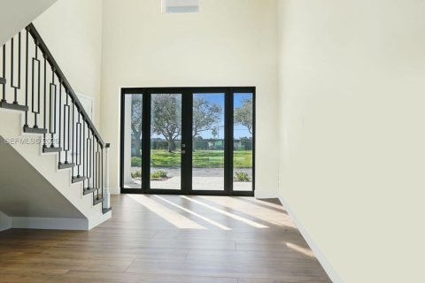 Купить виллу или дом в Хомстед, Флорида 6 спален, 469.34м2, № 2036624 - фото 4