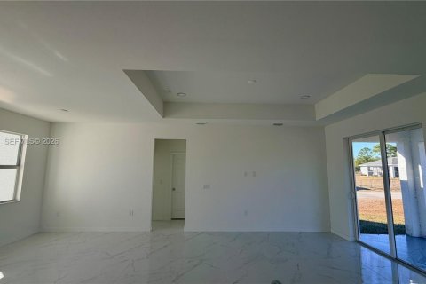 Casa en venta en Lehigh Acres, Florida, 3 dormitorios, 126.07 m2 № 2054898 - foto 5