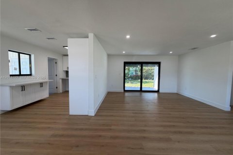 Villa ou maison à vendre à Miami Gardens, Floride: 3 chambres, 102.56 m2 № 2086994 - photo 5