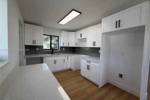 Villa ou maison à vendre à Miami Gardens, Floride: 3 chambres, 102.56 m2 № 2086994 - photo 8