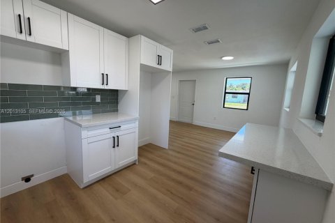 Villa ou maison à vendre à Miami Gardens, Floride: 3 chambres, 102.56 m2 № 2086994 - photo 13