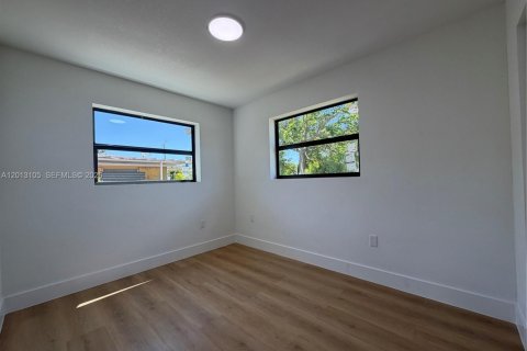 Villa ou maison à vendre à Miami Gardens, Floride: 3 chambres, 102.56 m2 № 2086994 - photo 17