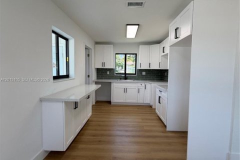 Villa ou maison à vendre à Miami Gardens, Floride: 3 chambres, 102.56 m2 № 2086994 - photo 7