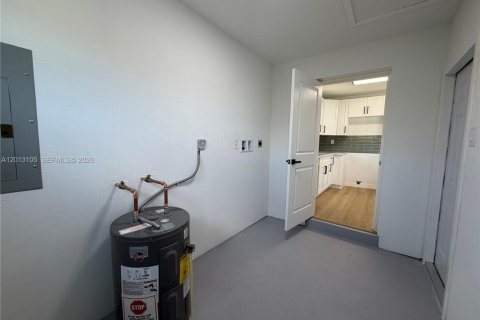 Villa ou maison à vendre à Miami Gardens, Floride: 3 chambres, 102.56 m2 № 2086994 - photo 11