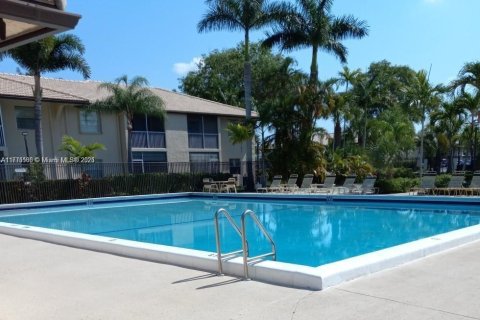 Condo in Margate, Florida, 1 bedroom  № 1731024 - photo 4