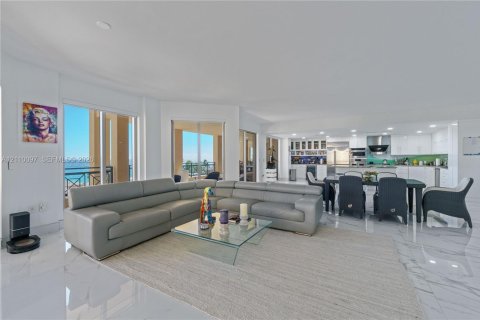 Copropriété à vendre à Hollywood, Floride: 3 chambres, 286.6 m2 № 2426267 - photo 29