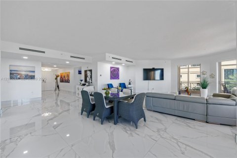 Copropriété à vendre à Hollywood, Floride: 3 chambres, 286.6 m2 № 2426267 - photo 24
