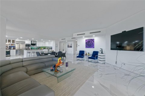 Copropriété à vendre à Hollywood, Floride: 3 chambres, 286.6 m2 № 2426267 - photo 28