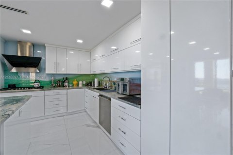 Copropriété à vendre à Hollywood, Floride: 3 chambres, 286.6 m2 № 2426267 - photo 19