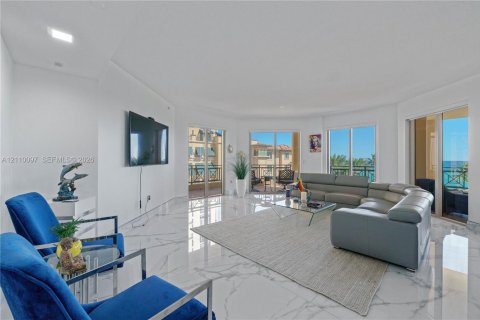 Copropriété à vendre à Hollywood, Floride: 3 chambres, 286.6 m2 № 2426267 - photo 30