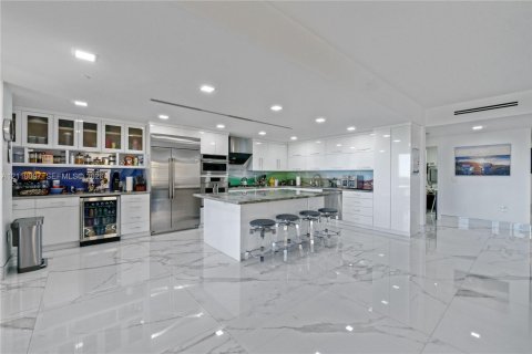 Copropriété à vendre à Hollywood, Floride: 3 chambres, 286.6 m2 № 2426267 - photo 14