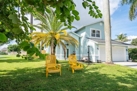 Villa ou maison à vendre à Boynton Beach, Floride: 3 chambres, 190.82 m2 № 2415878 - photo 3