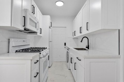 Copropriété à louer à Miami Beach, Floride: 2 chambres, 83.61 m2 № 2008715 - photo 9