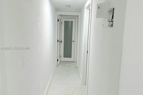 Copropriété à louer à Miami Beach, Floride: 2 chambres, 83.61 m2 № 2008715 - photo 13