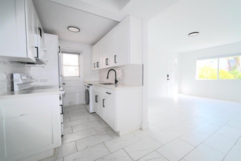 Copropriété à louer à Miami Beach, Floride: 2 chambres, 83.61 m2 № 2008715 - photo 10