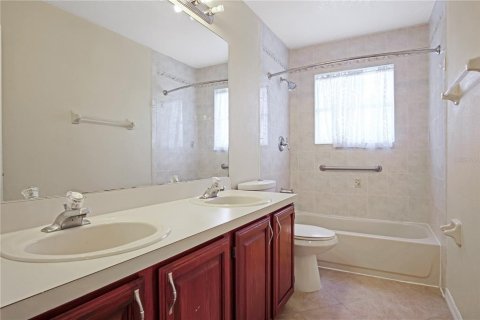 House in Orlando, Florida 4 bedrooms, 214.42 sq.m. № 1791379 - photo 29